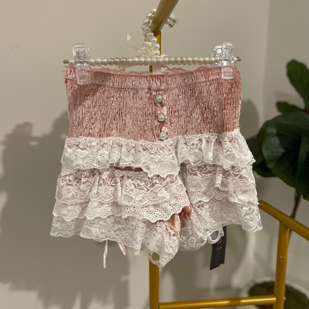 Ruffle Shorts size M